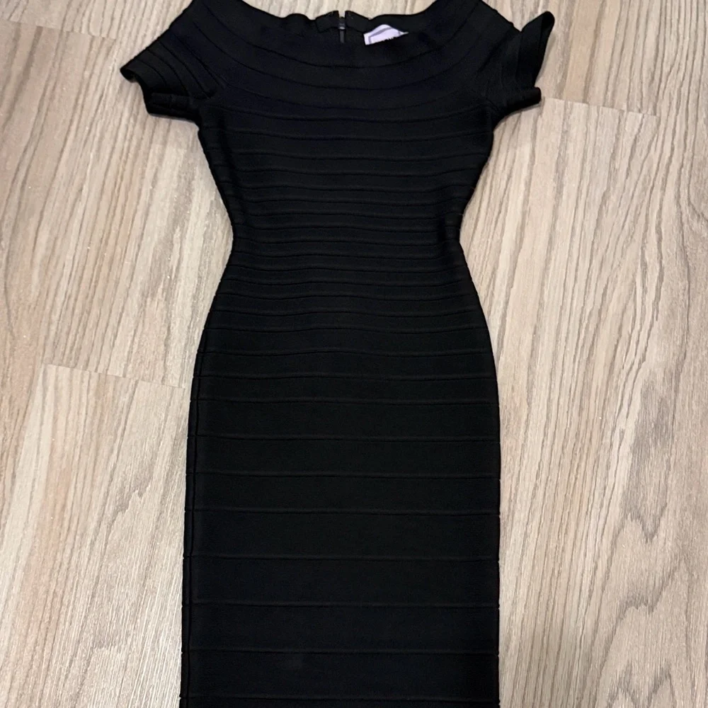 Herve Leger Black Off-Shoulder Midi Dress - Picture 5 of 6